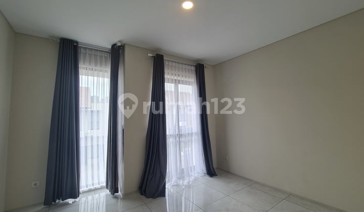 Comfortable and Beautiful House in Kota Baru Parahyangan