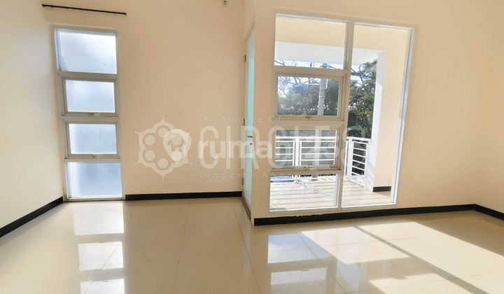 Rumah Strategis, Lingkungan Aman & Nyaman di Taman Kopo Indah