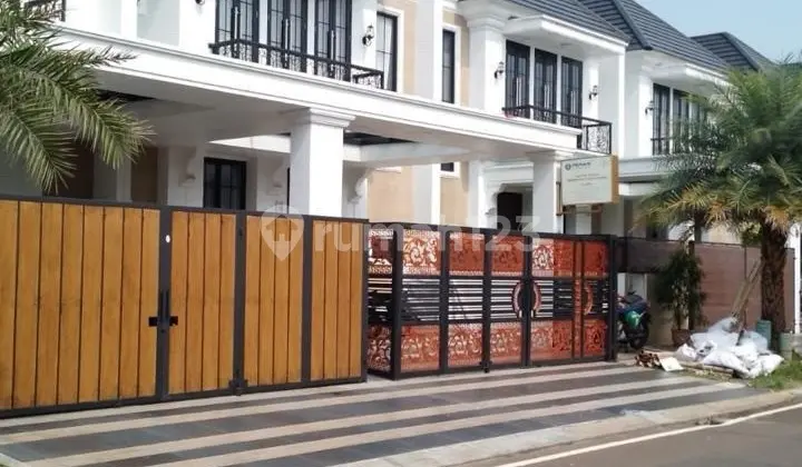 For Sale: 2-Story House on Boulevard Citra Gran.