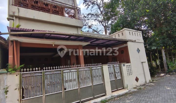 Rumah Tinggal 2 Lantai Lokasi Strategis Dekat dari Jalan Palagan Ngaglik Sleman