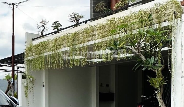 Luxury 2.5-Story House in Sewon Bantul: Close to Malioboro City Center