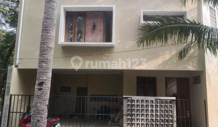 Dekat PKU Muhammadiyah Gamping, Rumah 2 Lantai di Balecatur Sleman