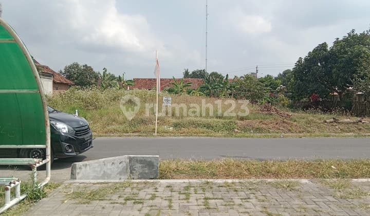 Tanah Luas 1.921 Meter Persegi Lokasi Strategis Dekat Lapangan Balecatur Gamping Sleman.