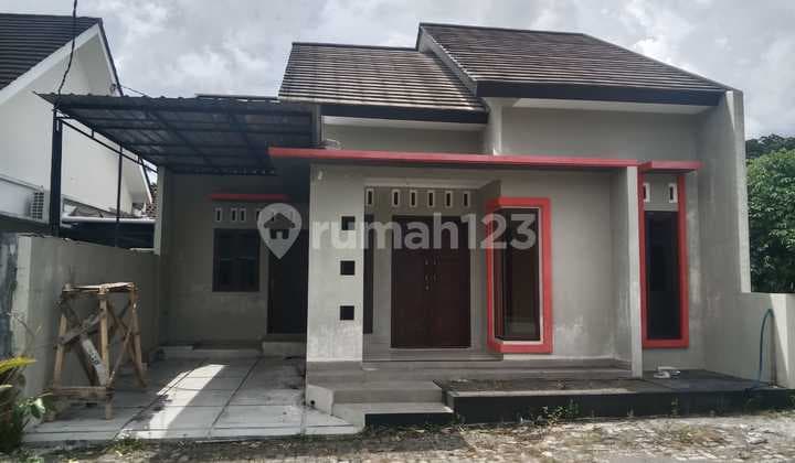 Ready-to-Occupy Residential House Strategic Location - Donoharjo Ngaglik Sleman