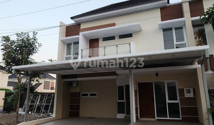 Rumah Dalam Perum Griya Kuantan Banyuraden, Gamping, Sleman.