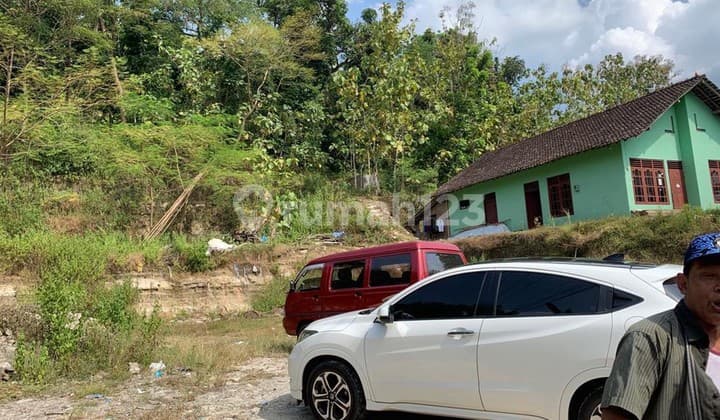 Lokasi Strategis, Tanah 1.715 m2 di Jl. Wonosari untuk Toko Oleh-oleh, Cafe atau Bisnis Dekat Heha Sky View!