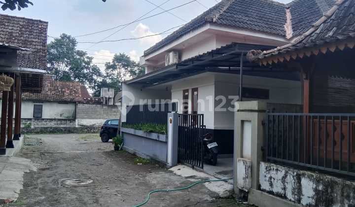 Profitable Boarding House Investment, 10 Active Rooms on Kapten Haryadi Street, Sleman!