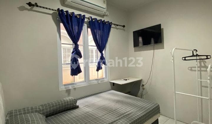 Dijual Cepat Rumah 3 Lantai di Alesha House Vanya Park