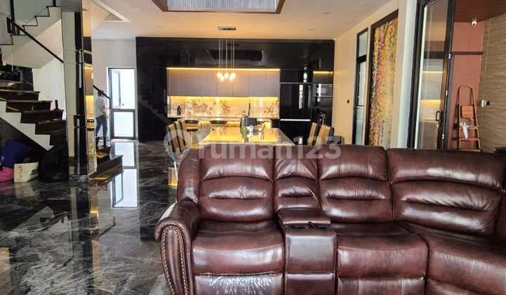 Dijual Rumah Mewah Siap Huni di Kebon Jeruk