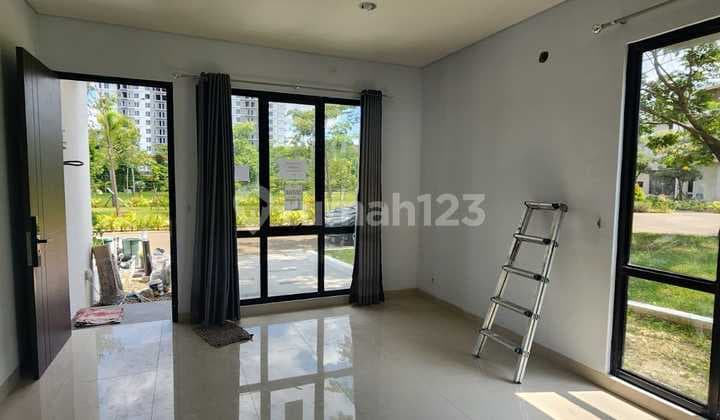 For Rent House Corner Royal Palm Blossom