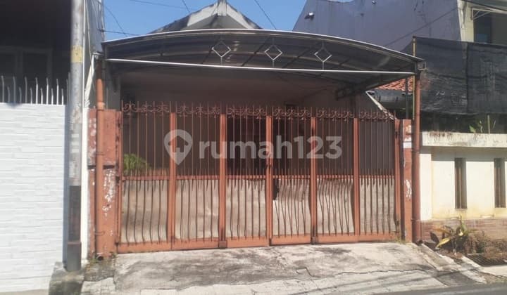 Rumah Lama Dekat Pusat Kota di Semarang