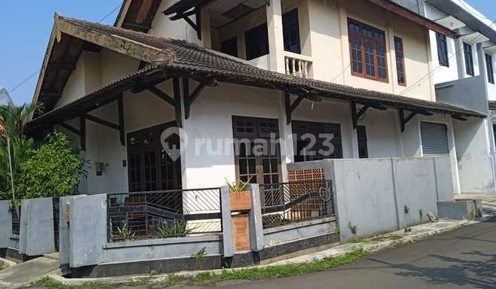 Ready-to-Live House in the Center of Semarang City House