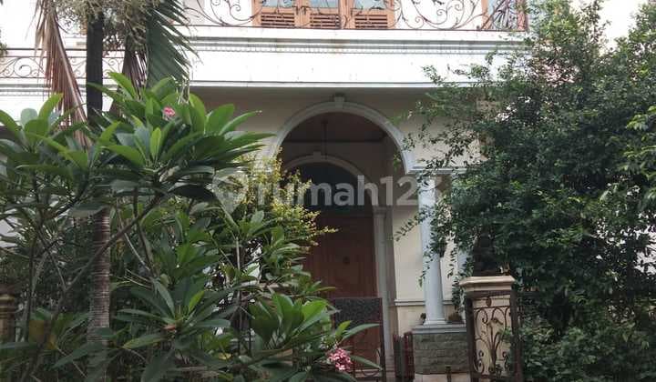 Rumah Mewah dan 11 Kamat Kost Lokasi Strategis di Kramat Jati, Jakarta Timur