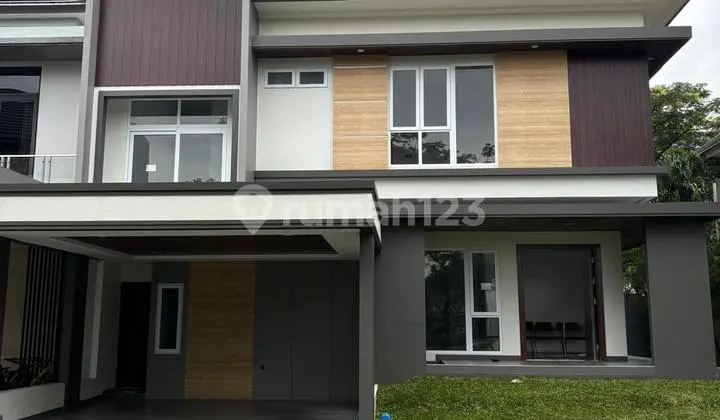 Rumah Cantik Posisi Hoek Siap Huni di The Icon, BSD City - Tangerang