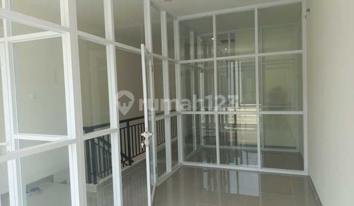Rent Sorento West Shop House, Gading Serpong, South Tangerang