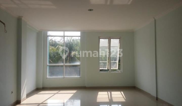 Sewa Ruko 3 Lantai Siap Pakai di Villa Melati Mas, Tangerang Selatan