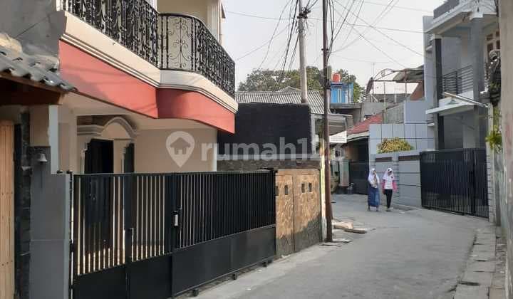 Rumah Cantik 2 Lantai Siap Huni Lokasi Strategis di Tebet Kebon Baru, Jakarta Selatan
