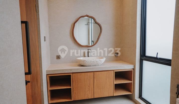 Villa Modern Dan Mewah 2 Lantai Di Kerobokan