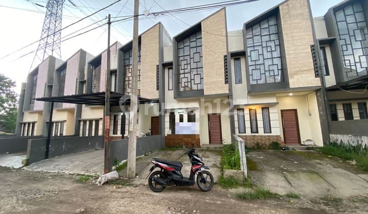 Dijual Rumah Strategis di Perum. Duta Margawangi Kel. Cijawura, Kec. Buah Batu - Kota Bandung