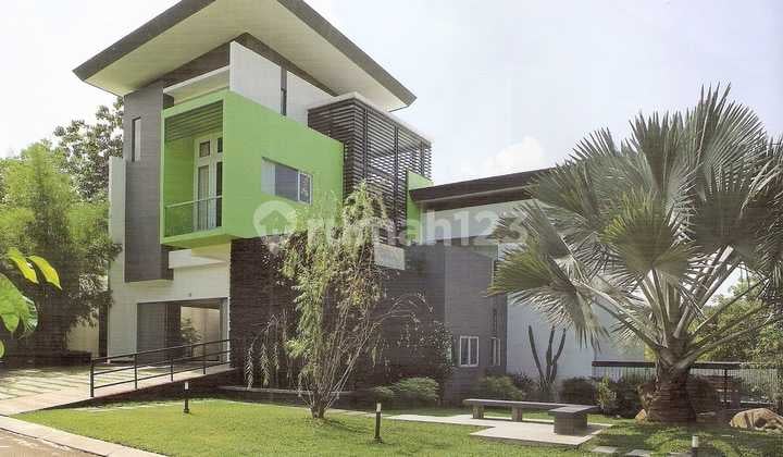 Medern Minimalis Depan Green Area dengan View Gunung