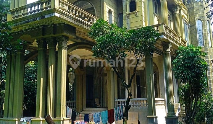 Rumah Gaya Castil Shm Dekat Lap Golf Namun Butuh Renovasi