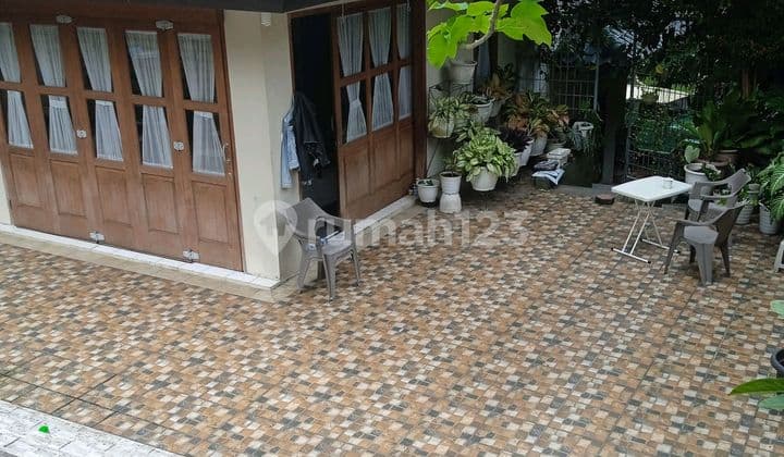 Rumah Minimalist Modern Semi Furnish Gasebo Dan Kolam Renang