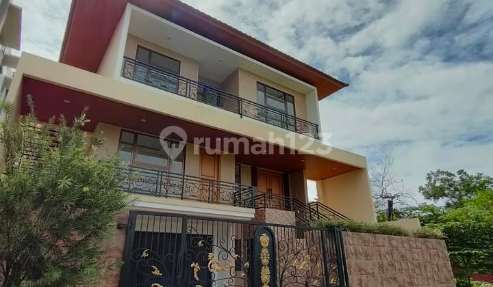 Modern Tropis Mewah Pemandangan Pegunungan Depan Green Area