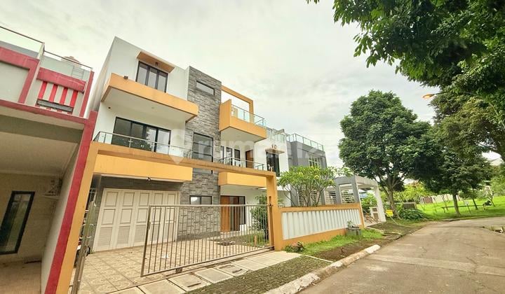 Rumah Bagus 3 Lantai View Gunung Lingkungan Asri di Sentul City