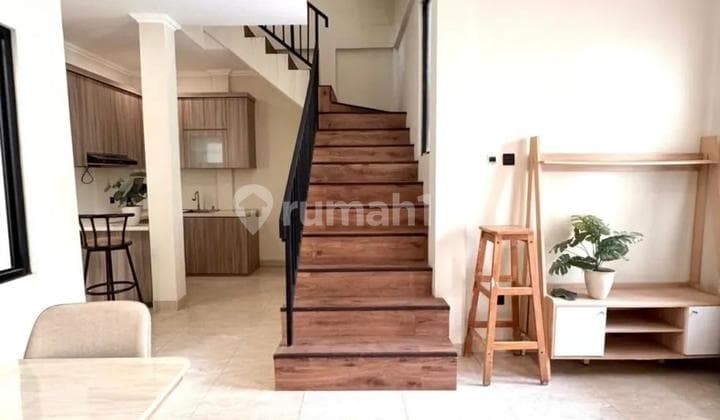 Rumah Siap Huni Bagus 2 Lantai Ada Rooftop SHM di Ciputat
