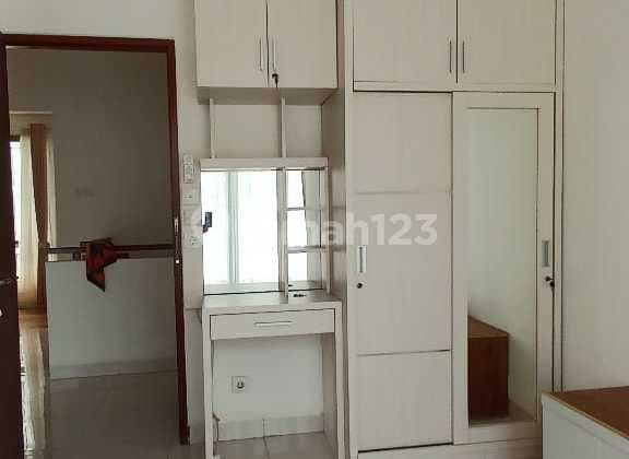 Rumah 2 Lantai Lokasi Strategis Akses Mudah Bintaro Sektor 9 SHM