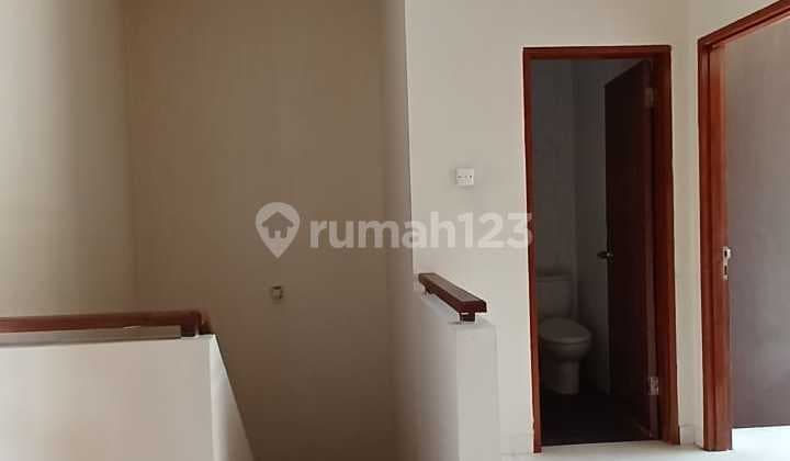 Rumah 2 Lantai Lokasi Strategis Akses Mudah Bintaro Sektor 9 SHM