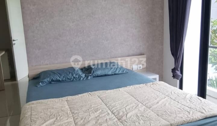 Disewakan Rumah Full Furnish Siap Huni Bangunan 3Lt Split Level Northwest Central Luas 73M 3KT Surabaya Barat