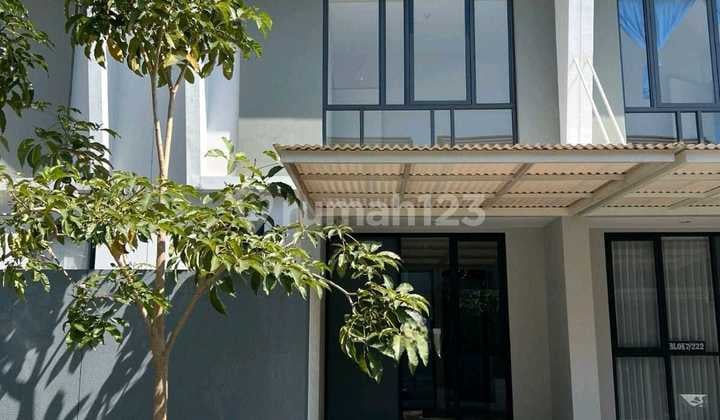 Disewakan Rumah Royal Residence 2Lt Lb65m 2Kt Kosongan Dalam Cluster Dekat Pakuwon Mall Minimalis Surabaya Barat