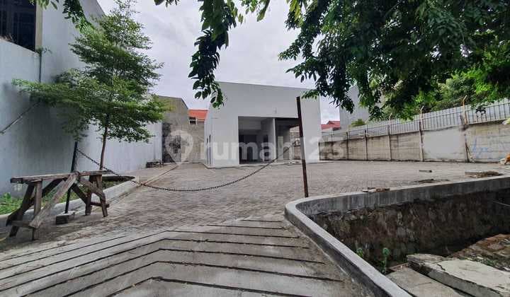 Area Komersil, Margorejo Indah, Surabaya, Nol Jalan Raya, Dg Area Parkir Yg Luas