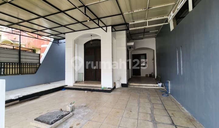 Rumah Wisata Bukit Mas Dekat ke Pakuwon Mall Ptc, Dekat Spazio Office Tower