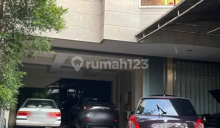 Rumah di Widodaren Dekat Tidar, Dekat Kedungdoro, Dekat Tunjungan Plaza
