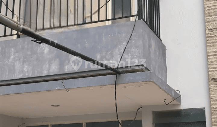 House 2 Units Ready Dukuh Kupang Utara Near UWKS Campus, Near Mayjen Sungkono