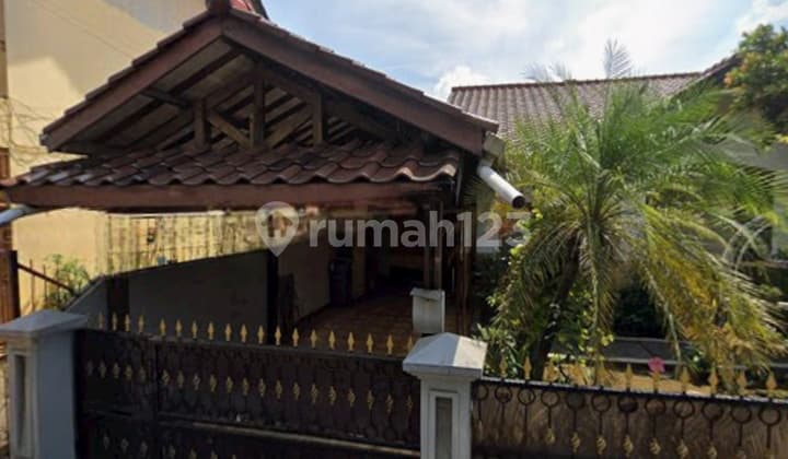Ready-to-Occupy House in Grogol Selatan, Kebayoran Lama, South Jakarta