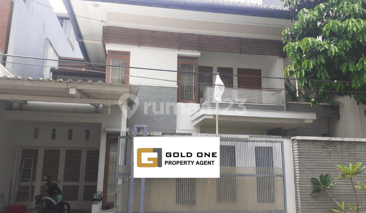 Ready-to-Occupy House in Panglima Polim, Kebayoran Baru, South Jakarta, Near MRT Block A