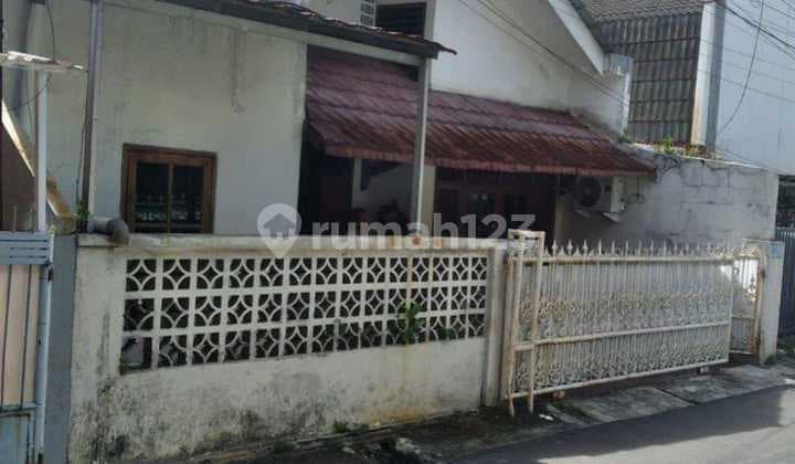 House in Radio Dalam, South Jakarta, near MRT Blok M Station