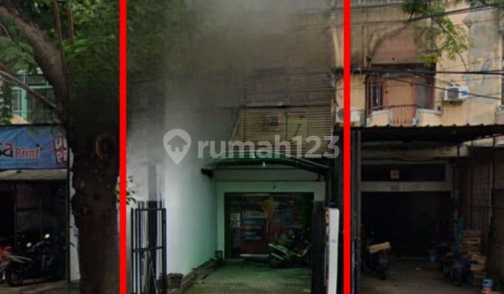 2.5-Story Shophouse in Ciledug Tangerang Near CBD Ciledug Busway Stop