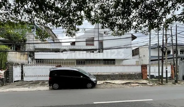 Rumah Strategis 2 Lantai di Darmawangsa Jaksel Dekat MRT Blok A