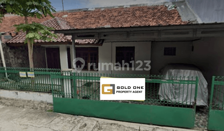 Ready-to-Occupy House in Bendugan Hilir, Central Jakarta, Near Gelora Bung Karno