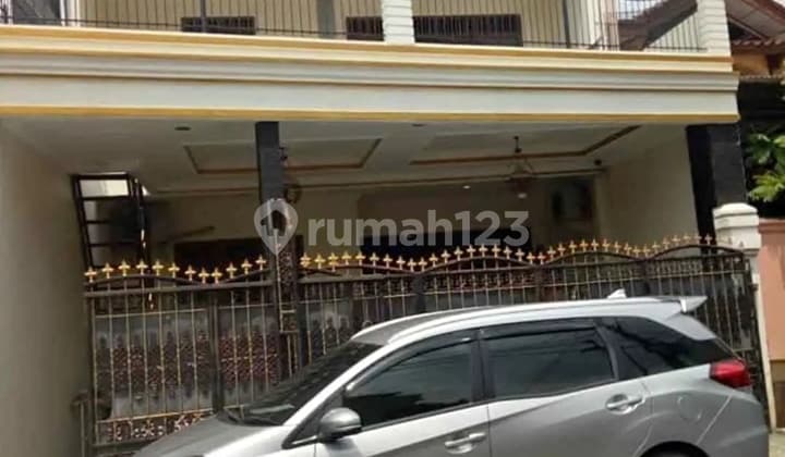 2-Story House Strategic Access Pruis Pos Pengumben West Jakarta