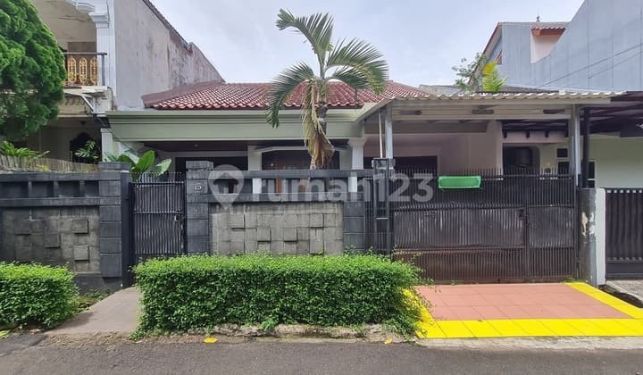Strategic House for Rent in Bintaro Sector 1, Pesanggrahan, South Jakarta