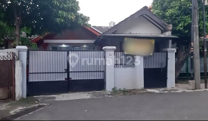 Rumah Strategis Dekat Pintu Tol Petukangan Pesanggrahan Jaksel
