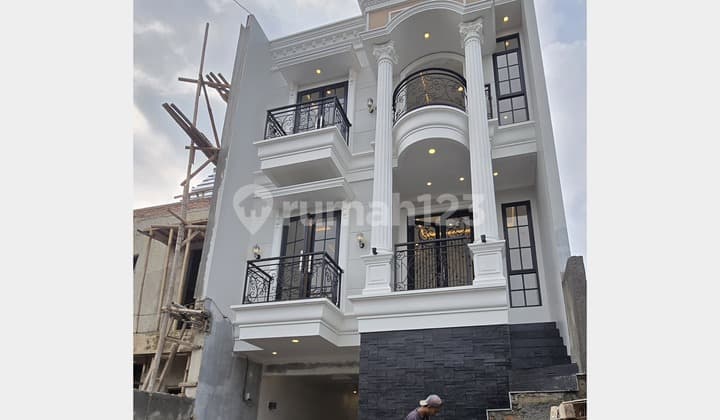 HOUSE with Classic European style. Strategic location, spacious and luxurious.