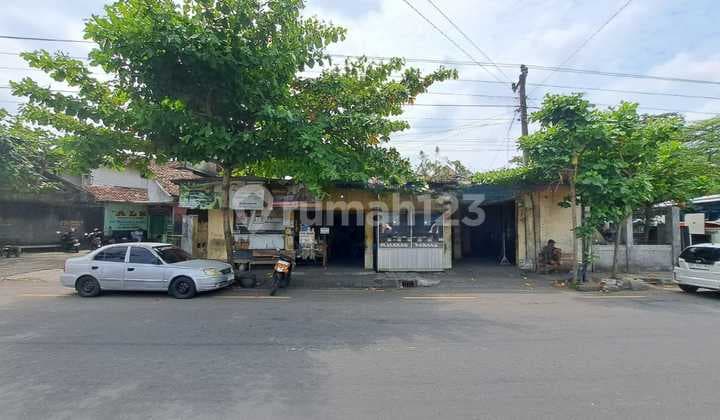 Dijual Ruang Usaha dengan Luas Tanah 614 Meter Persegi Lokasi di Jalan Imogiri Timur Yogyakarta
