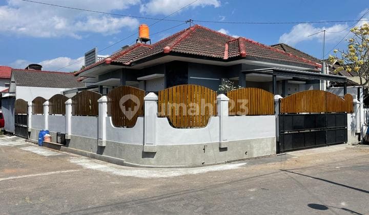 Rumah Tinggal Strategis Lokasi Dekat Stadion Maguwoharjo Depok Sleman