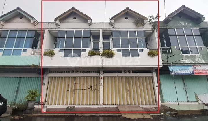 For Rent 2 Ready-to-Use Shophouses Located in Business Area at Armada Estate, Magelang City
